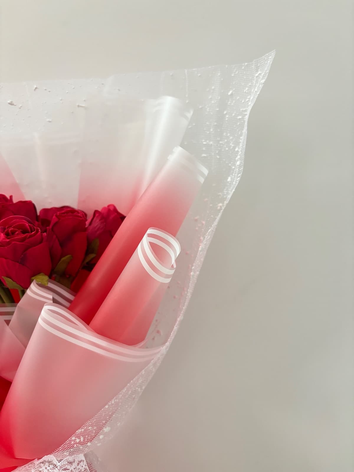 MAJESTIC RED BOUQUET — 5